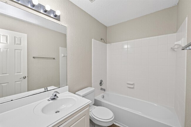Building Photo - 3219 Watercliff Ct
