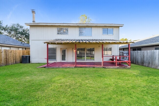 Building Photo - 15915 Vista Del Mar Dr