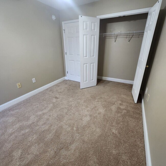Building Photo - Morehead City Townhouse
