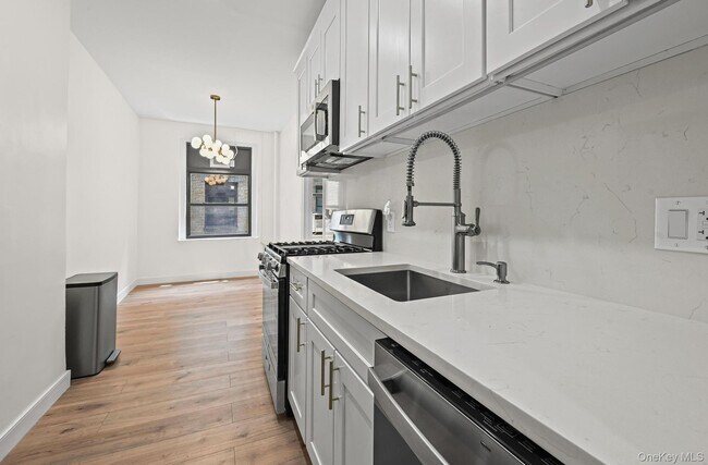 Building Photo - 136-5 Sanford Ave