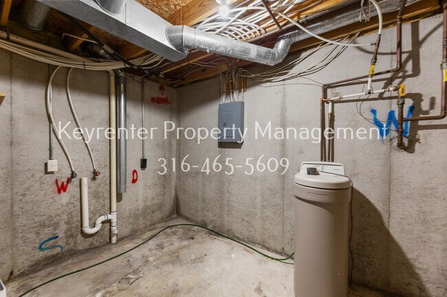Building Photo - 1610 Summerwood St