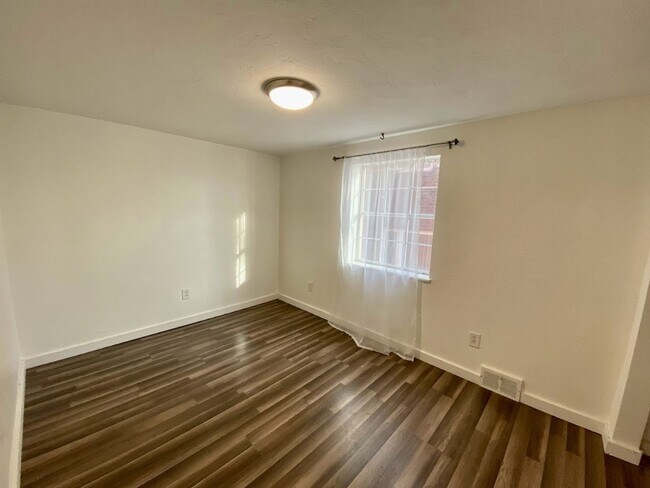 Building Photo - 1416 Rutherford Ave