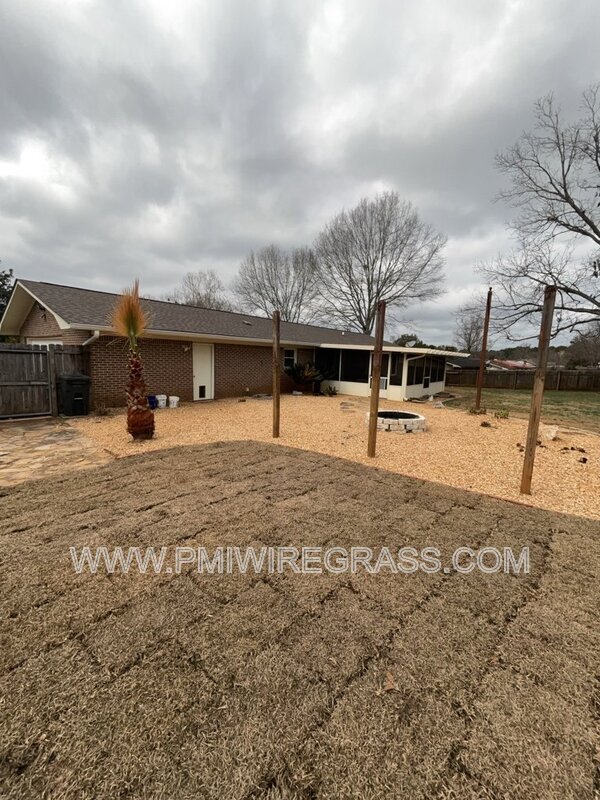 Building Photo - 202 Pondella Dr