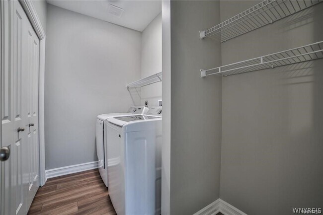 Building Photo - 275 Northill Dr