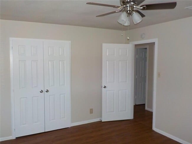 Building Photo - 2708 Parker Ln