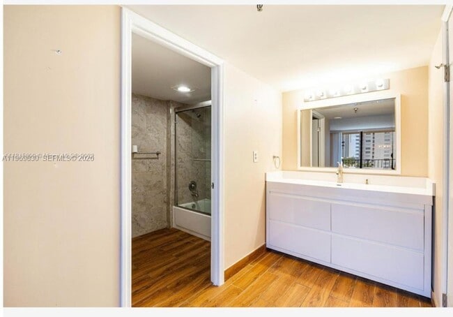 Building Photo - 290 174th St St