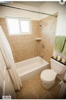 Building Photo - 915 Snowberry Ct
