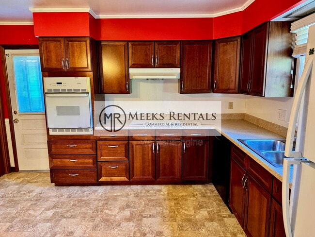 Building Photo - 1987 McVeigh Ave