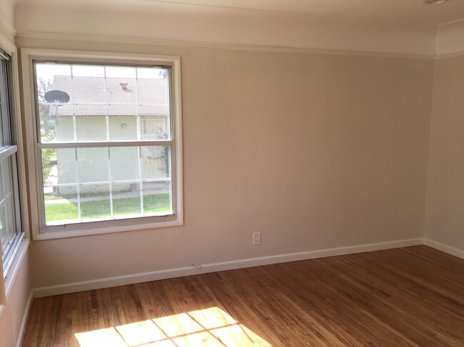 View from front door in living room - 8773 Reading Ave