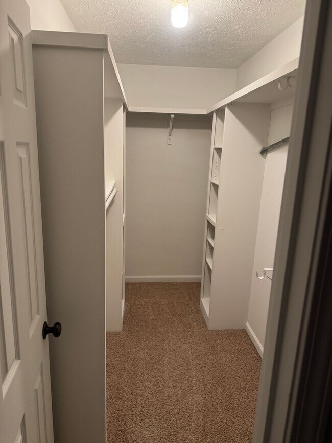 Building Photo - 2850 Longbow Ln