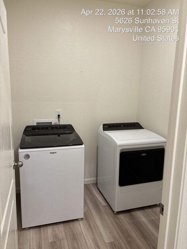 Building Photo - 5626 Sunhaven St