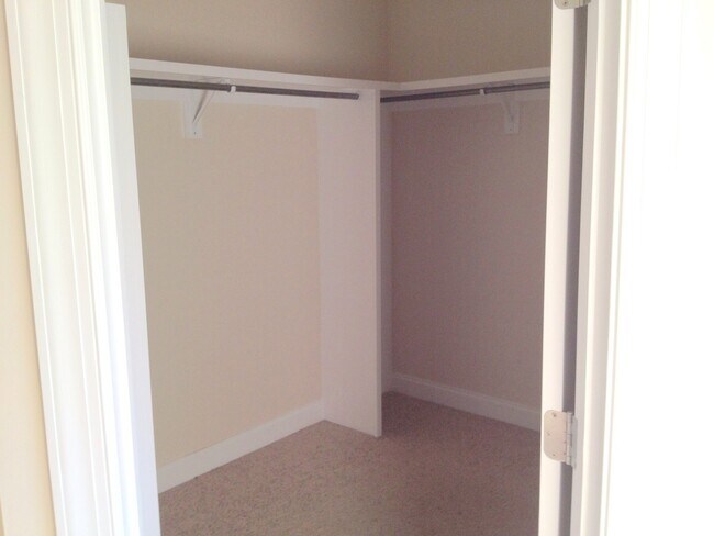 Building Photo - 109 Ledbury Cove