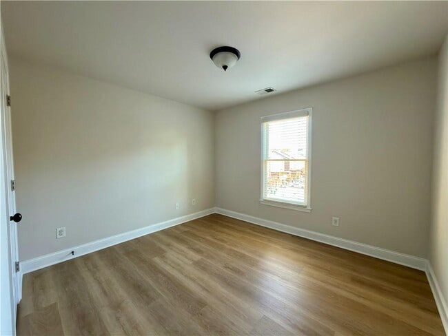 Building Photo - 519 Twinrose Way