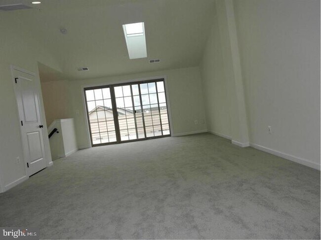 Building Photo - 43112 India Wharf Sq