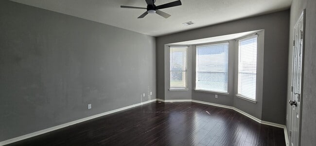 Building Photo - 21703 Sierra Long Dr