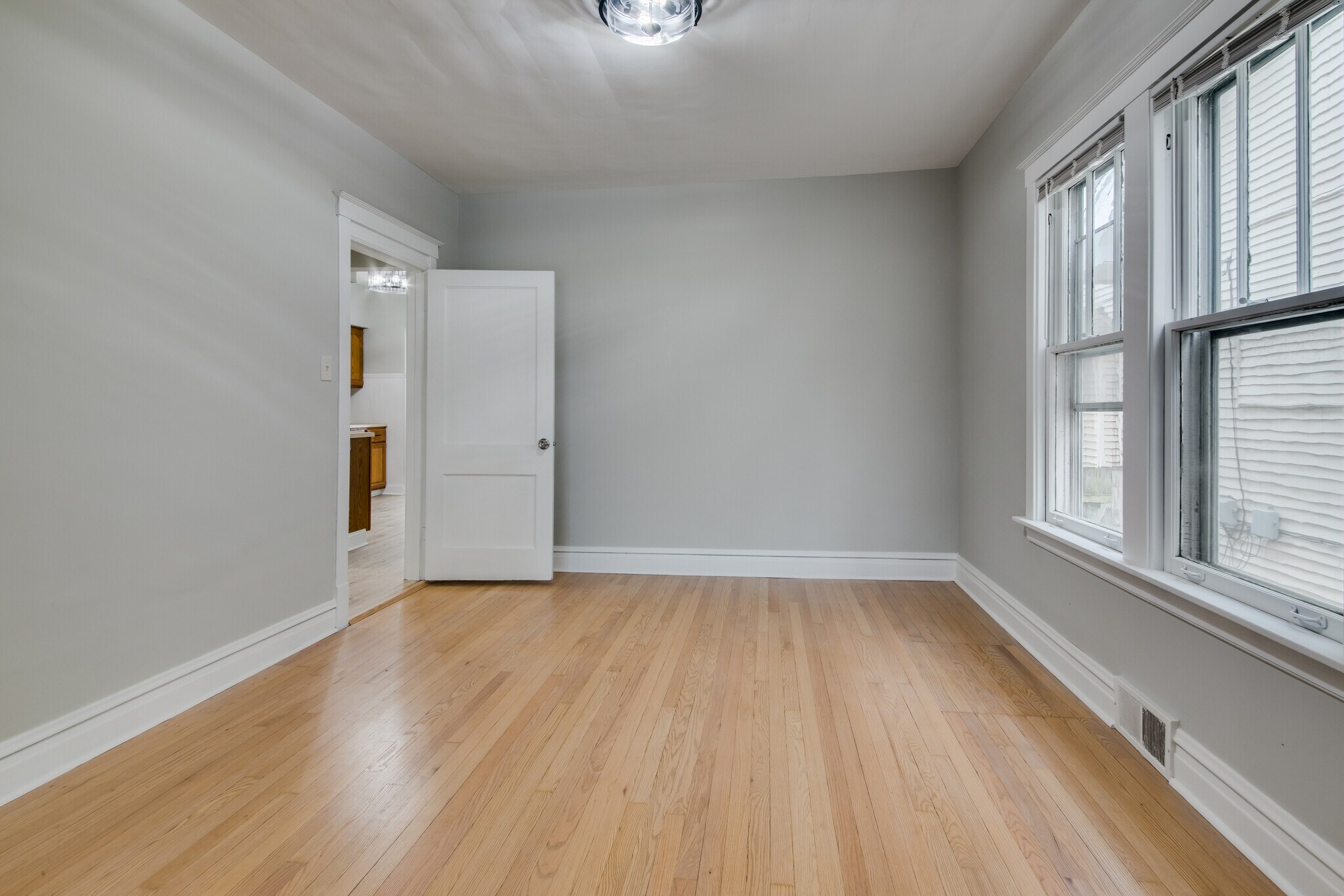 Building Photo - 6228 W Berenice Ave