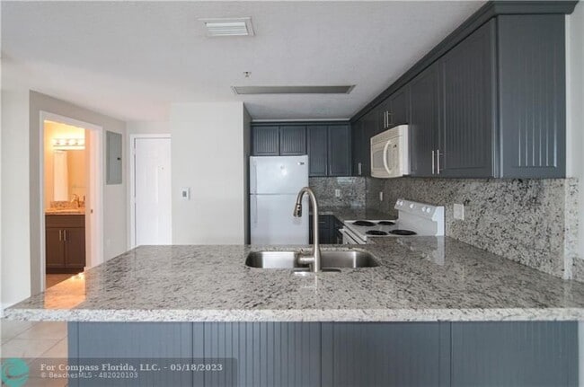 Building Photo - 3410 Coral Wy