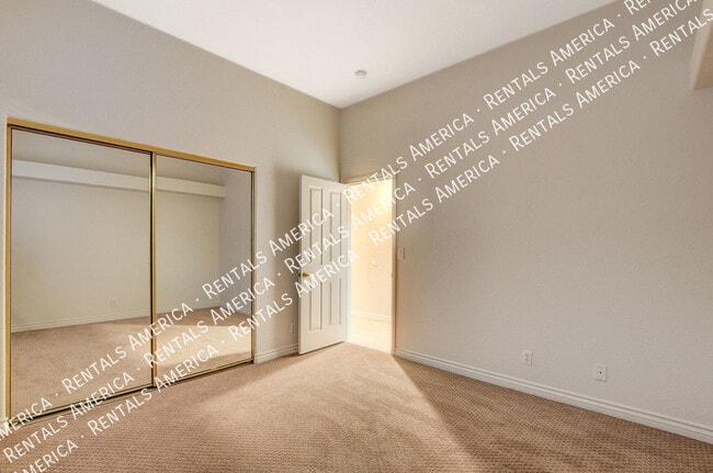 Building Photo - 8960 Echo Ridge Dr