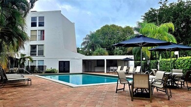 Building Photo - 2150 SW 16th Ave