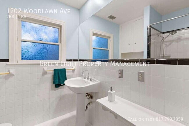Building Photo - 1202 Woodlawn Ave