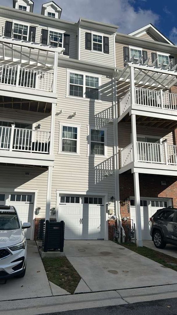 Building Photo - Spacious, Modern Condo in Owings Mills — M...