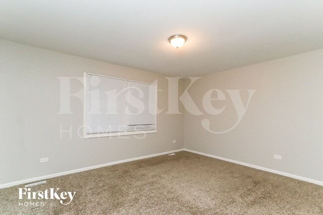 Building Photo - 2105 THREE Forks Dr