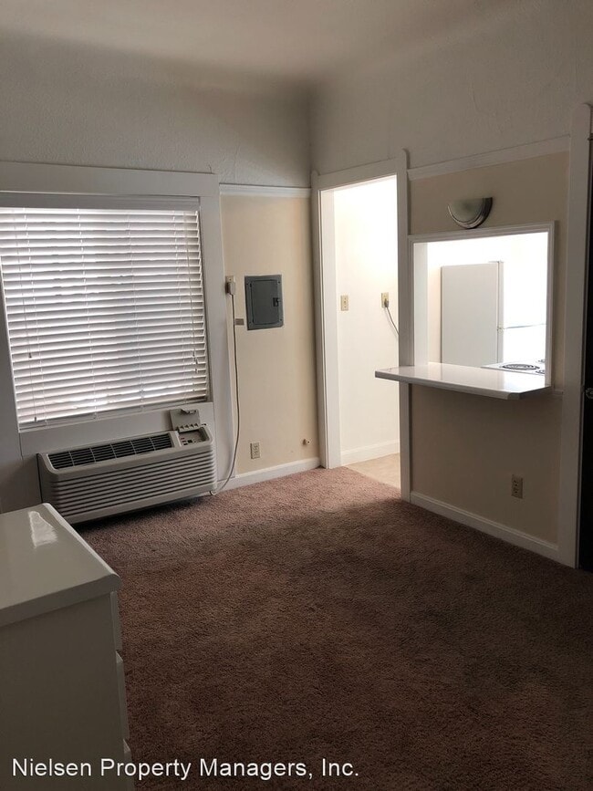 Building Photo - 1416 Q St