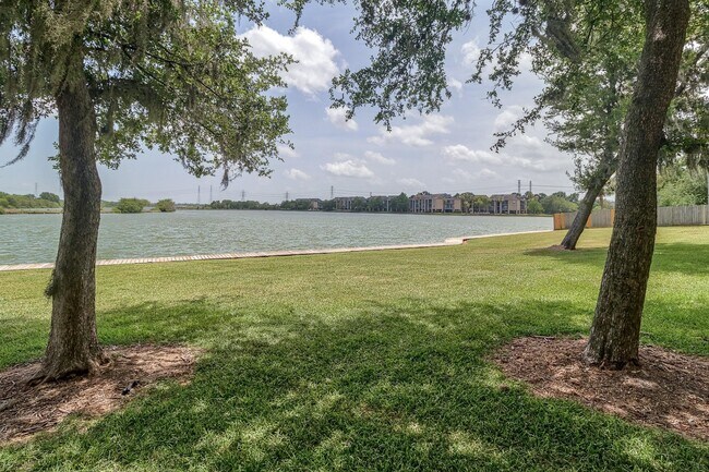 Building Photo - 18800 Egret Bay Blvd