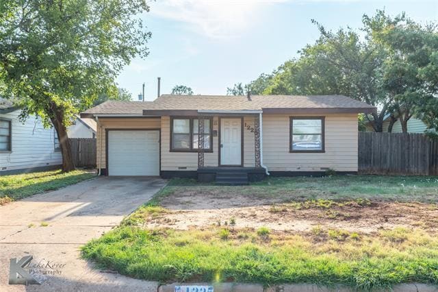 Building Photo - 1225 S La Salle Dr