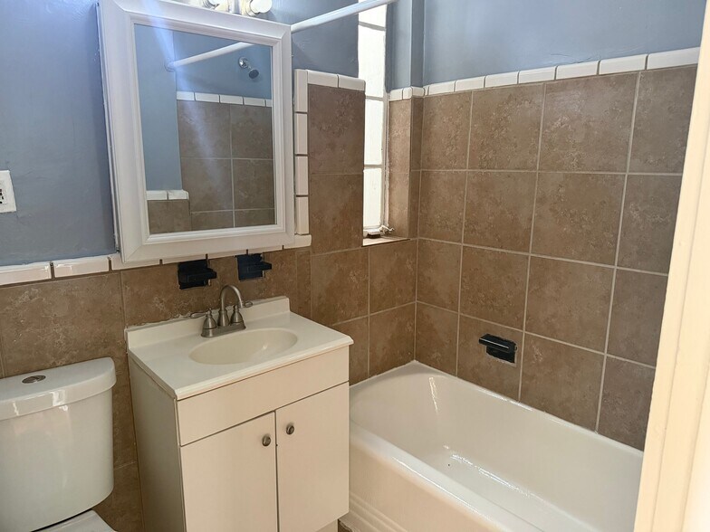 Building Photo - 101 Galveston Pl SW