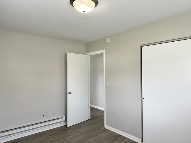 Building Photo - 9709 W Lorraine Dr