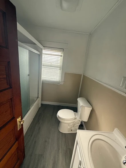 Building Photo - 1316 W 91st St