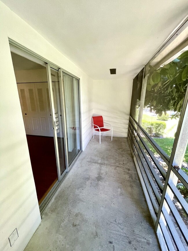 Building Photo - 201 Canterbury I