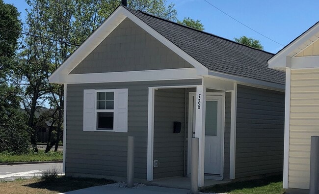 Primary Photo - 726 Kidder St