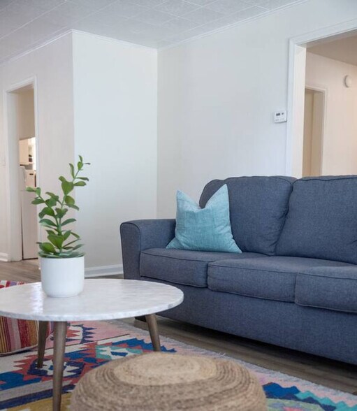 Building Photo - 237 N Center St