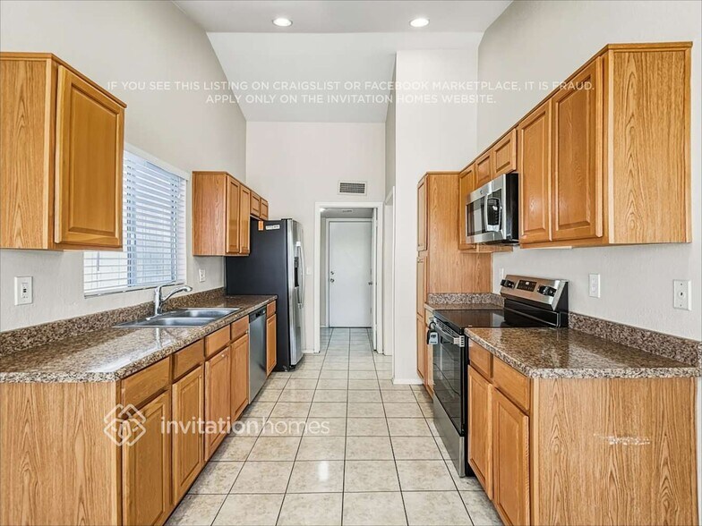 Building Photo - 4944 W Wescott Dr