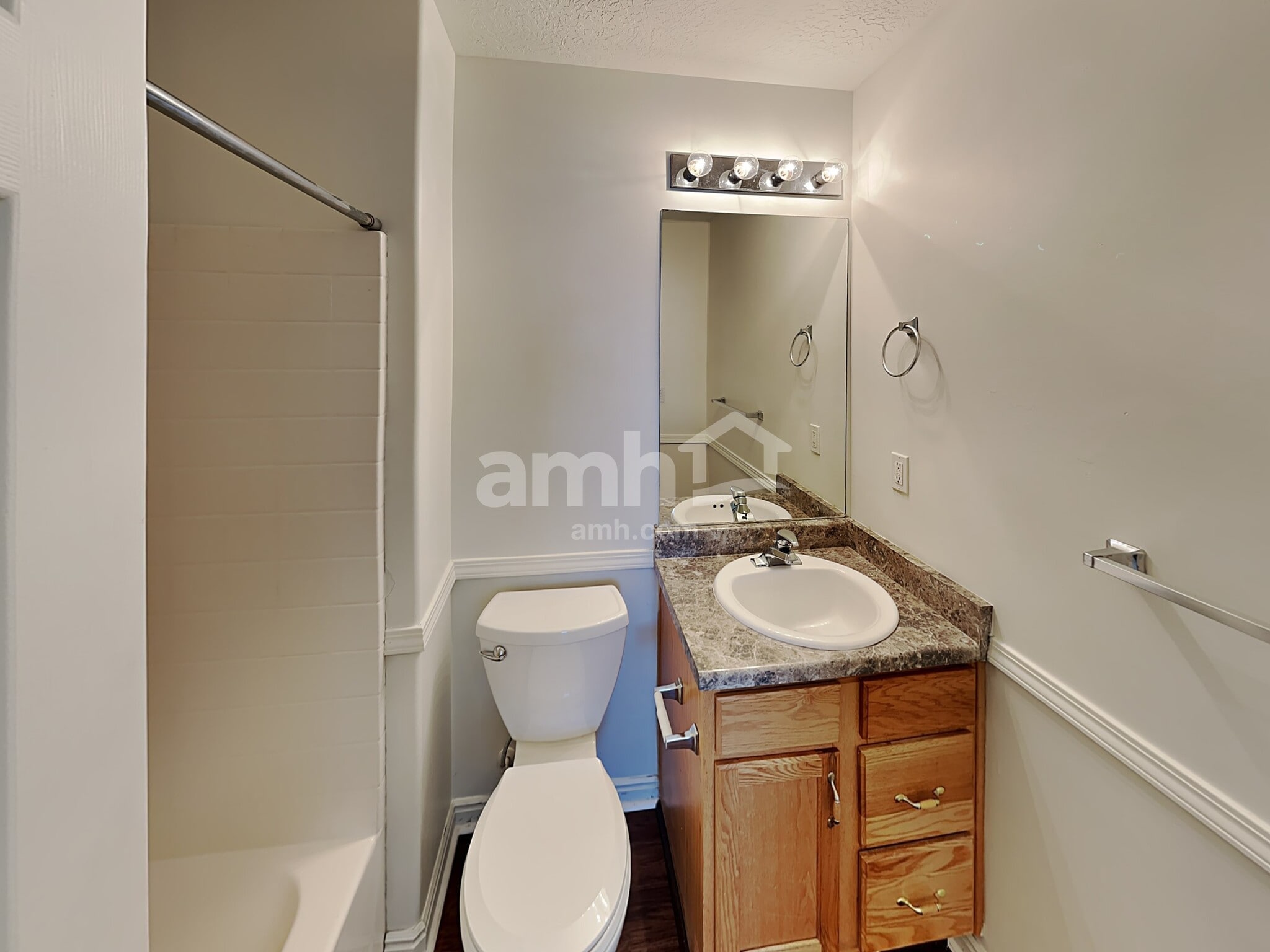 Building Photo - 468 E 1480 N