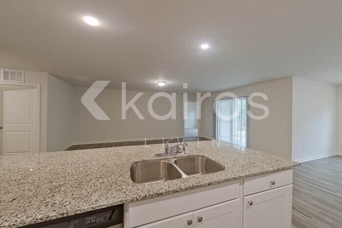 Building Photo - 2607 Provence Dr SE