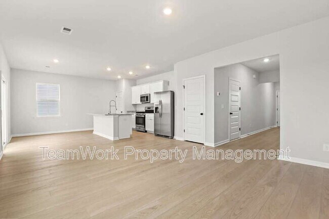 Building Photo - 658 Culpepper St