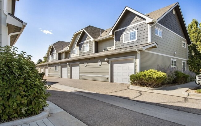 Building Photo - 3331 Apple Blossom Ln