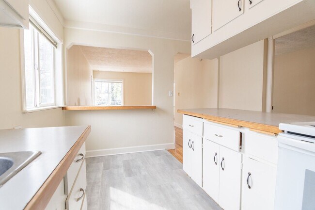 Building Photo - 3424 NE 79th Ave