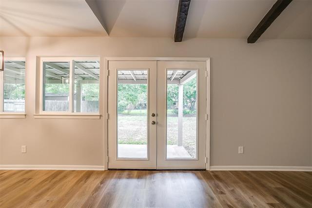 Building Photo - 144 NW Suzanne Terrace