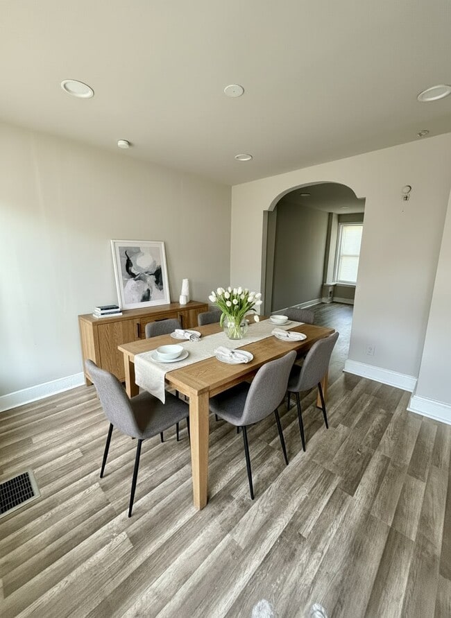 Building Photo - 88 E Garfield St