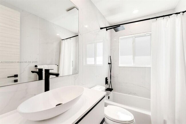 Building Photo - 45 Palermo Ave