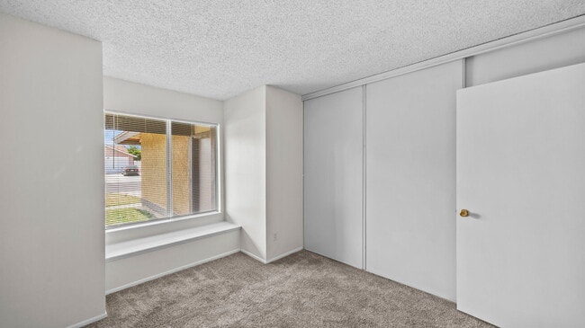 Building Photo - 8469 Comet St