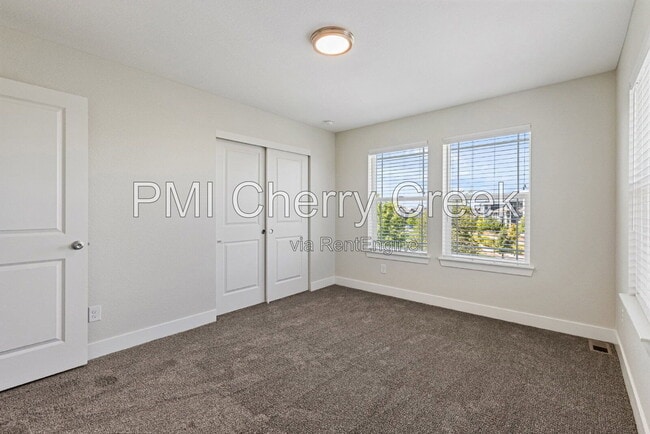 Building Photo - 5948 N Odessa St