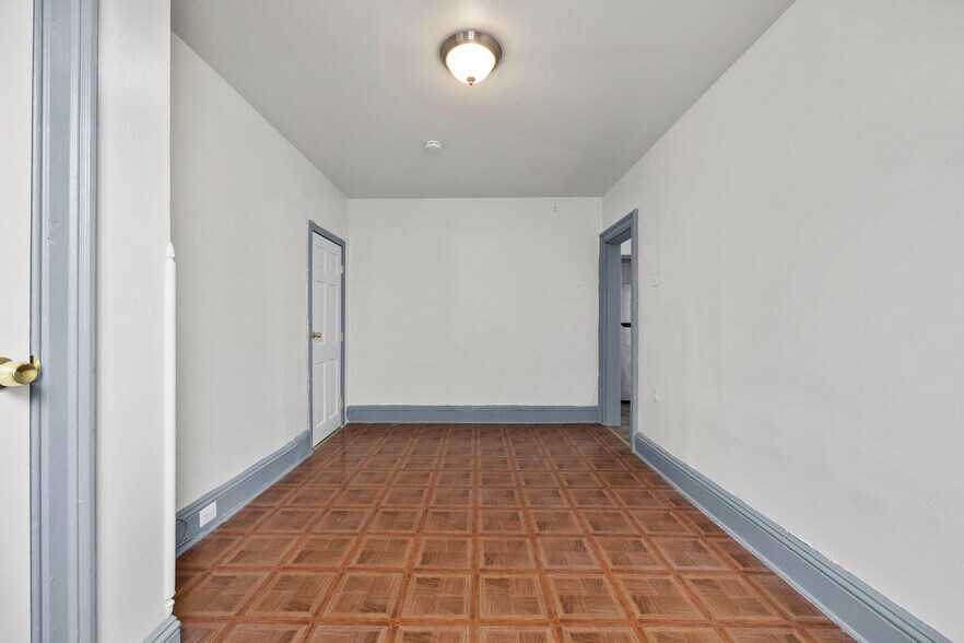 Building Photo - 39 Jay St