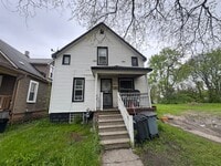 Building Photo - 376 Highland St