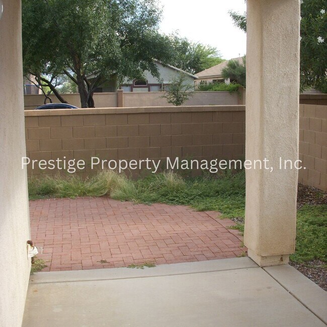 Building Photo - 346 E Calle Puente Lindo