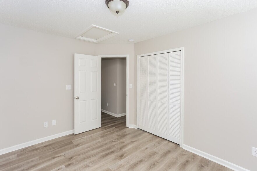 Building Photo - 2082 Chapel Creek Rd